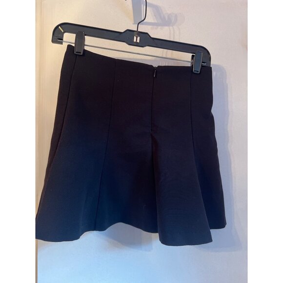 Black Pleated Mini Skirt With Side Zipper Closure By Forever 21 - Picture 3 of 6